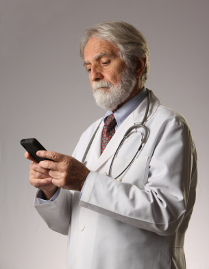 Older-Doctor-Smartphone-Medical-Apps