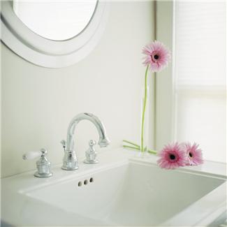 Bathroom 101: Should I Redecorate or Remodel?