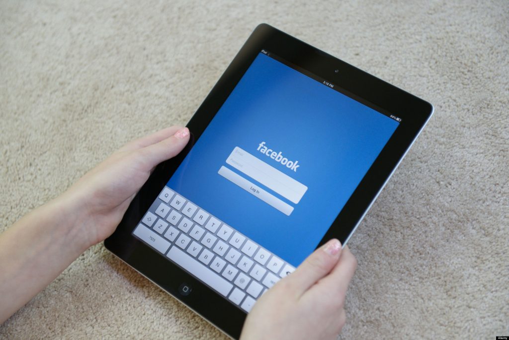 Ensure Your Teens’ Safety Tracking Their Facebook