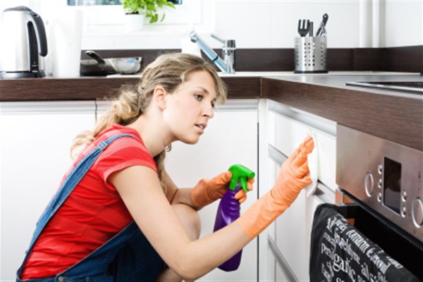 Kitchen cleaning tips from the professionals