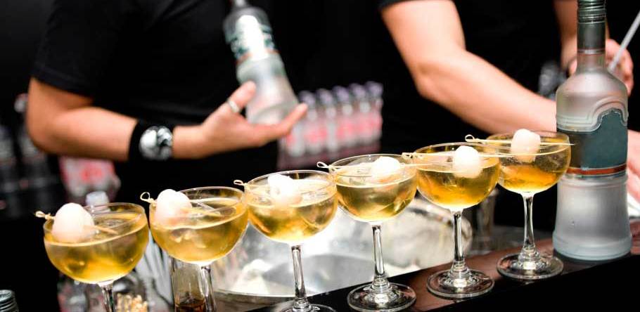 Bartending 101: The Tips To Becoming The Best Version Of Your Bartender Self