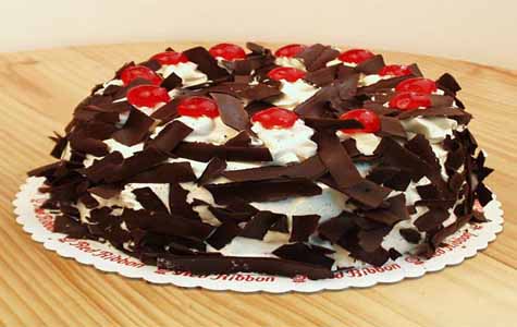 Helpful Tips For Decorating Black Forest Cake and Making It Impressive
