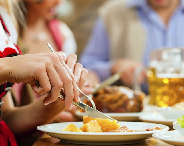 5 Tricks For Eating Healthy When You Dine Out