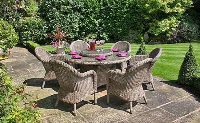 The Types Of Outdoor Furniture Suitable For Your Garden