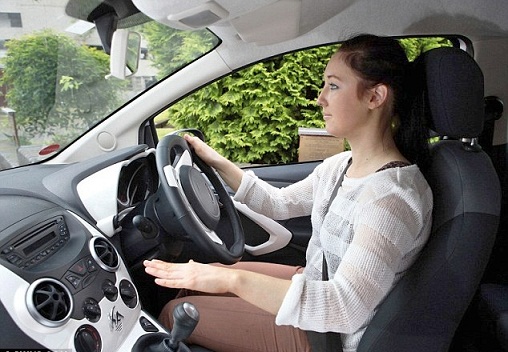 What To Expect From Your Very First Driving Lesson