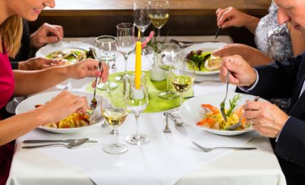 5 Tips To Help You Eat Healthy At Restaurant