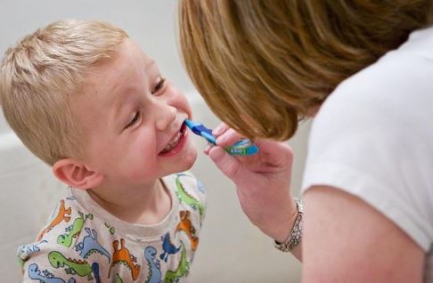 5 Motivating Tricks To Help Your Kids Remember To Brush and Floss