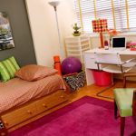 Settling In At College: 5 Tips For Decorating Your Dorm