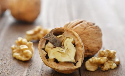 7 Reasons To Eat More Nuts Everyday