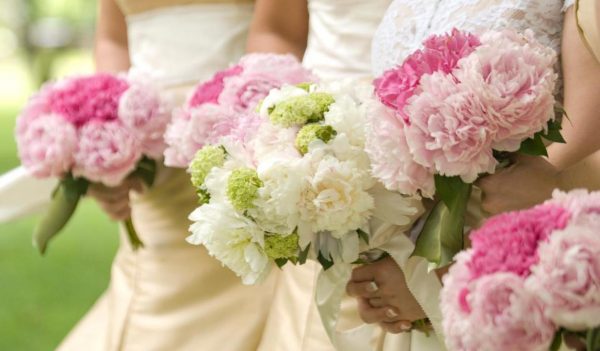 3 Simple Steps To Follow While Selecting Your Wedding Flowers