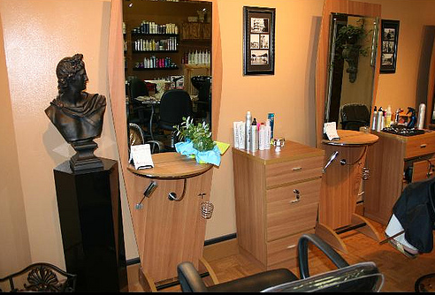 Get Your Salon Up And Running With These Salon Basic Equipment Guides