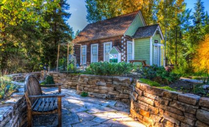 Functional Features: Tricks To Improve Your Home's Hardscaping
