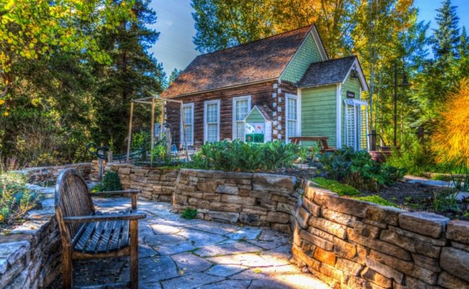 Functional Features: Tricks To Improve Your Home's Hardscaping