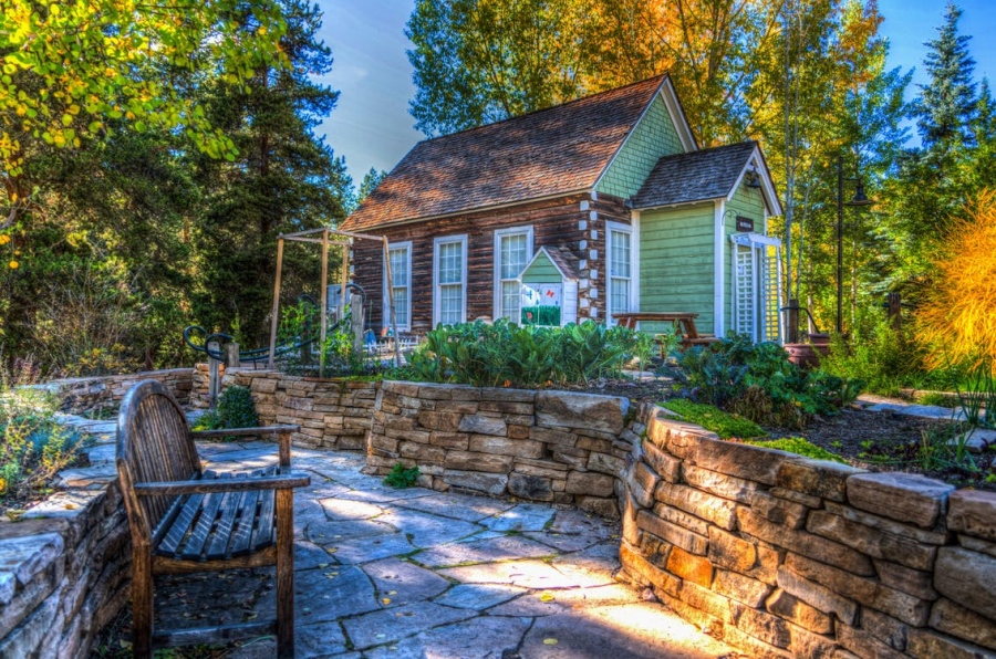 Functional Features: Tricks To Improve Your Home's Hardscaping