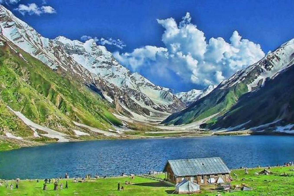 7 Most Beautiful Romantic Gateways In Pakistan