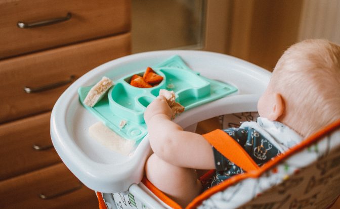 How To Help Your Infant Feed Themselves With Baby Led-Weaning